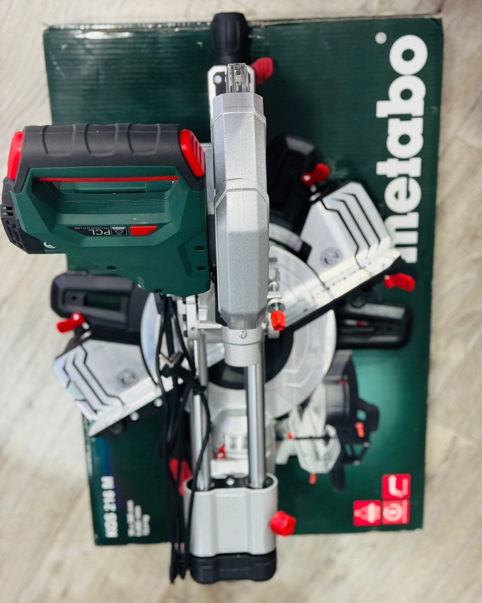 Ingletadora Metabo KS 216 M + Banco KSU 100