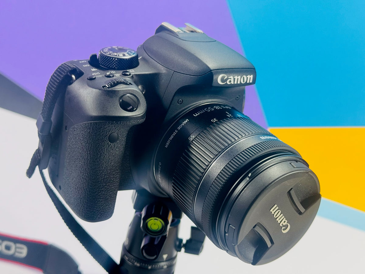 Canon EOS 800D + 2 Objetivos + Trípode
