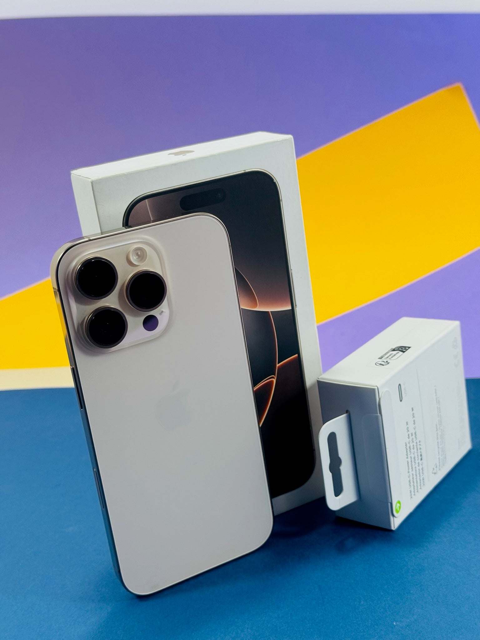 iPhone 16 Pro 256GB Titanio