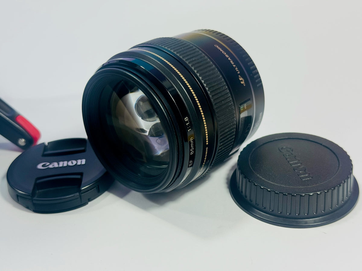 Canon EOS 800D + 2 Objetivos + Trípode
