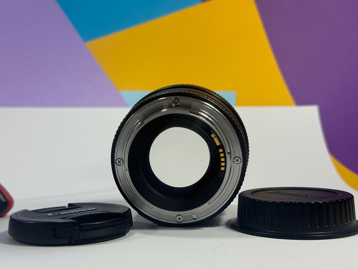 Canon EOS 800D + 2 Objetivos + Trípode