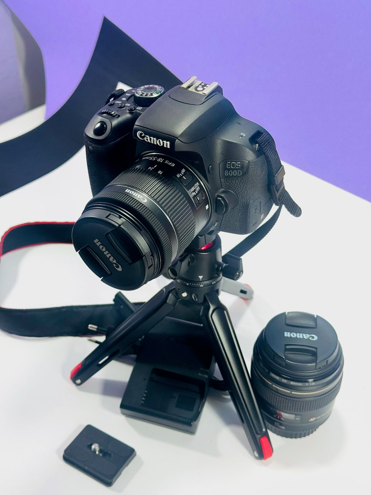 Canon EOS 800D + 2 Objetivos + Trípode