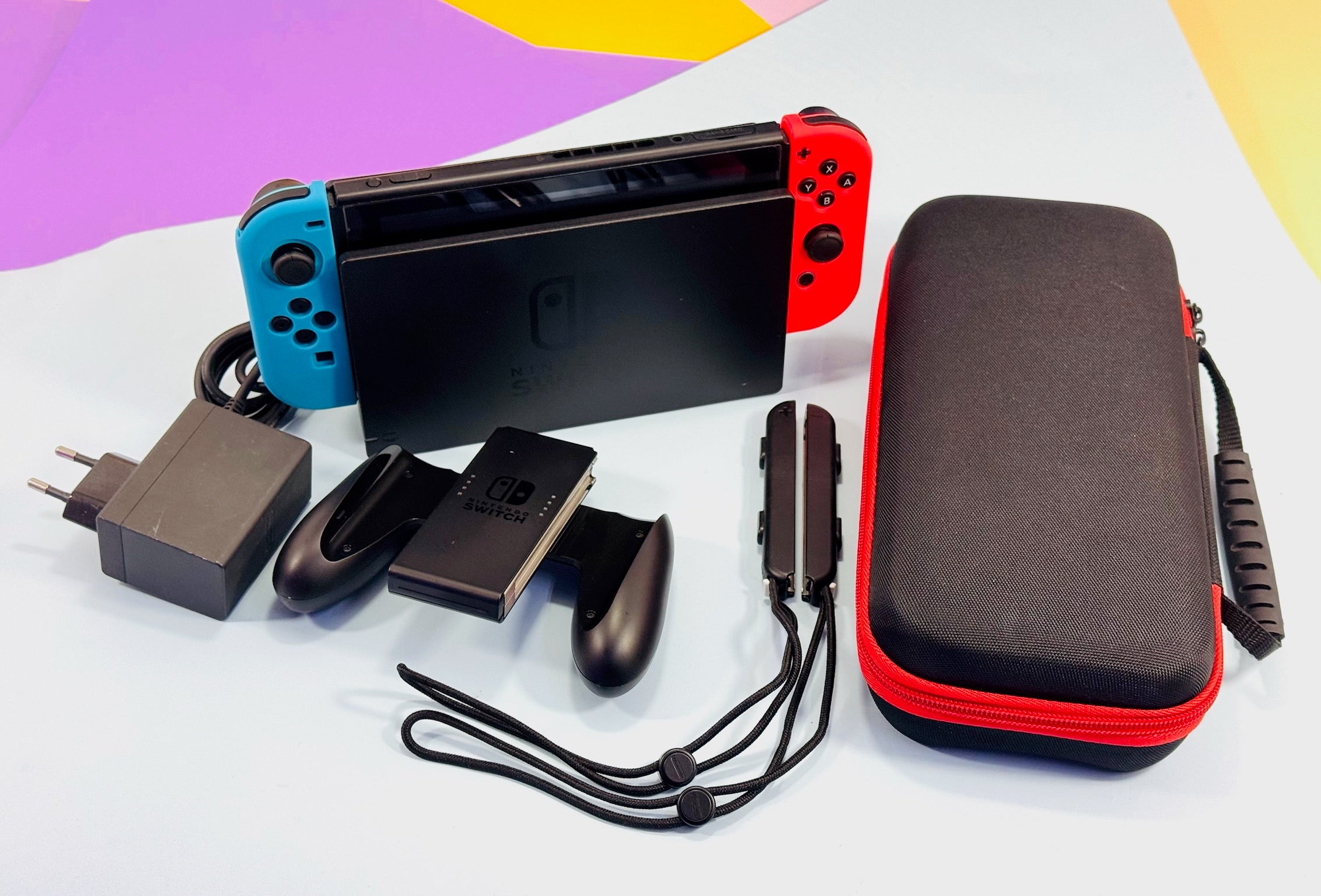 Nintendo Switch Azul/Rojo Neón con Accesorios y Funda