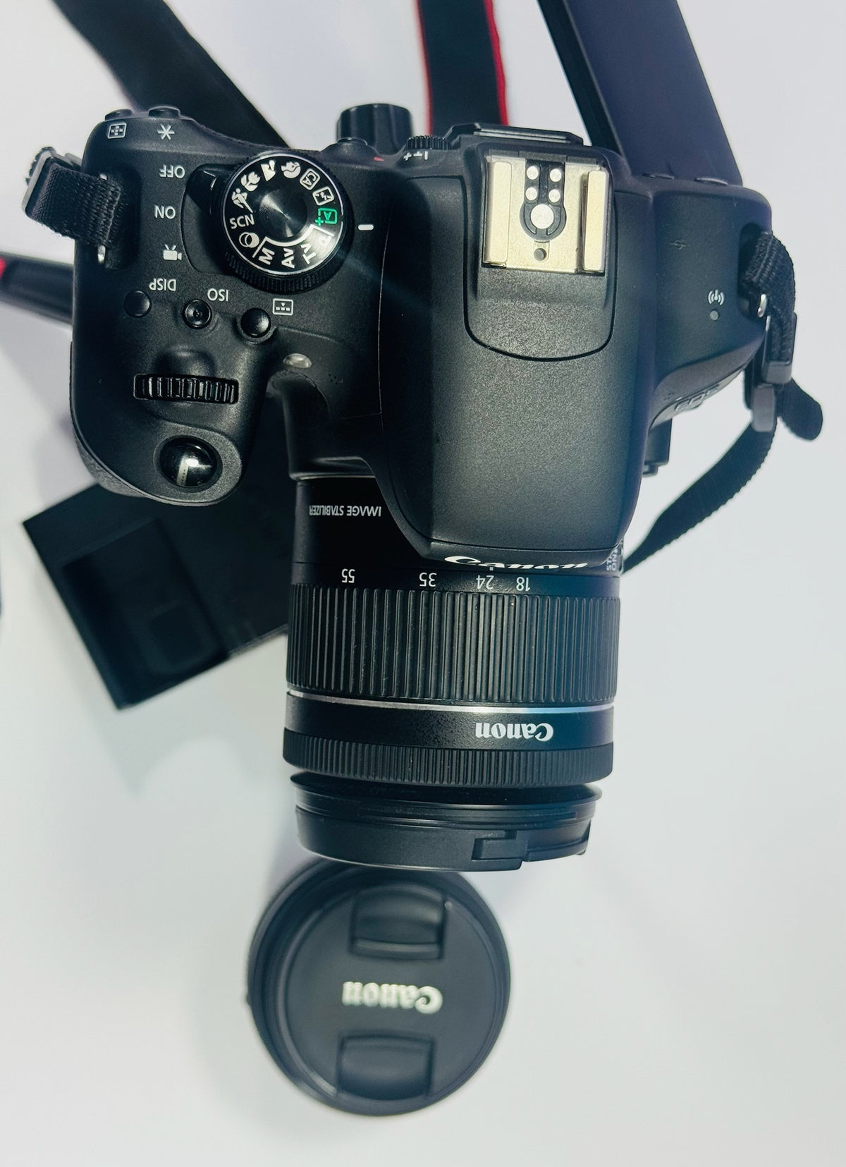 Canon EOS 800D + 2 Objetivos + Trípode